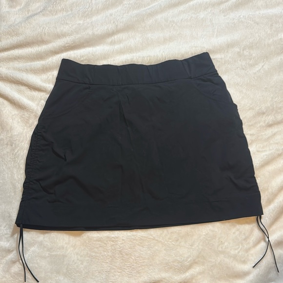Columbia Dresses & Skirts - Black Columbia Athletic Skirt with Built-in Shorts Size Large